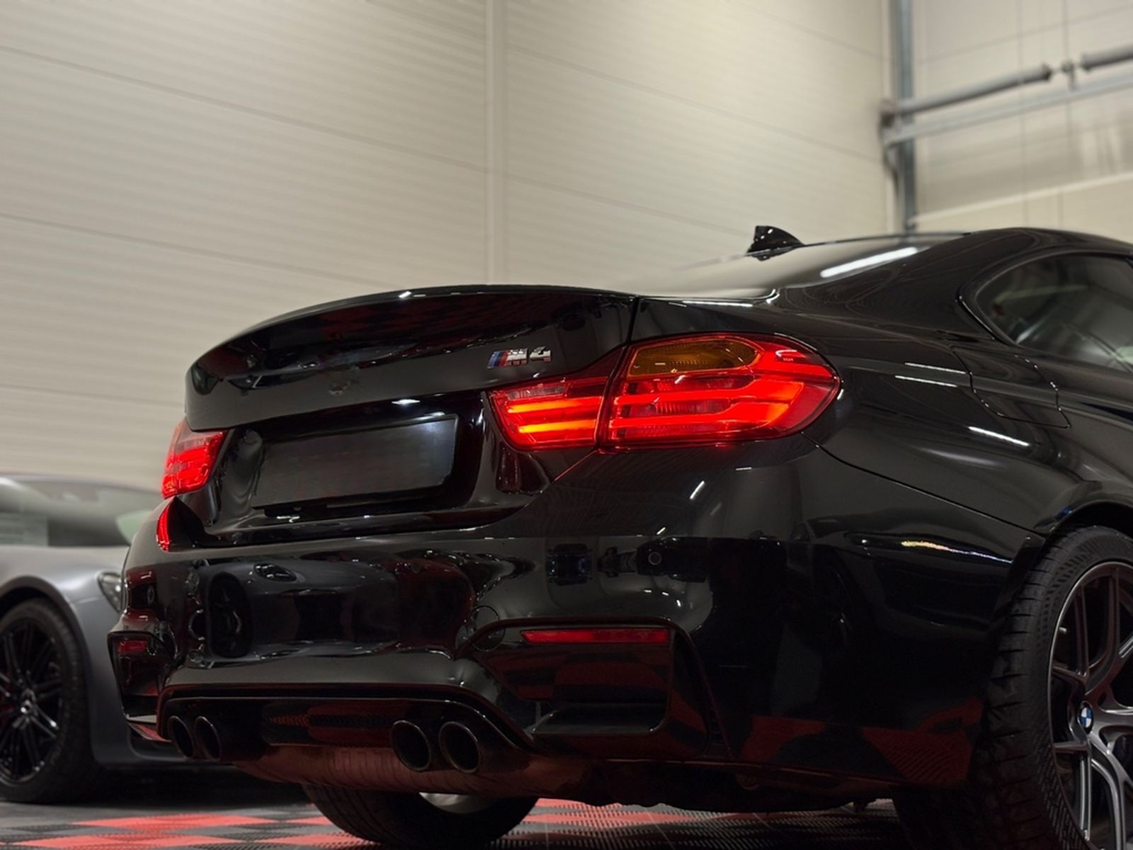 BMW M4 MANUAL/LED/HUD/H&K/KEYLESS/MEMORY foto 8