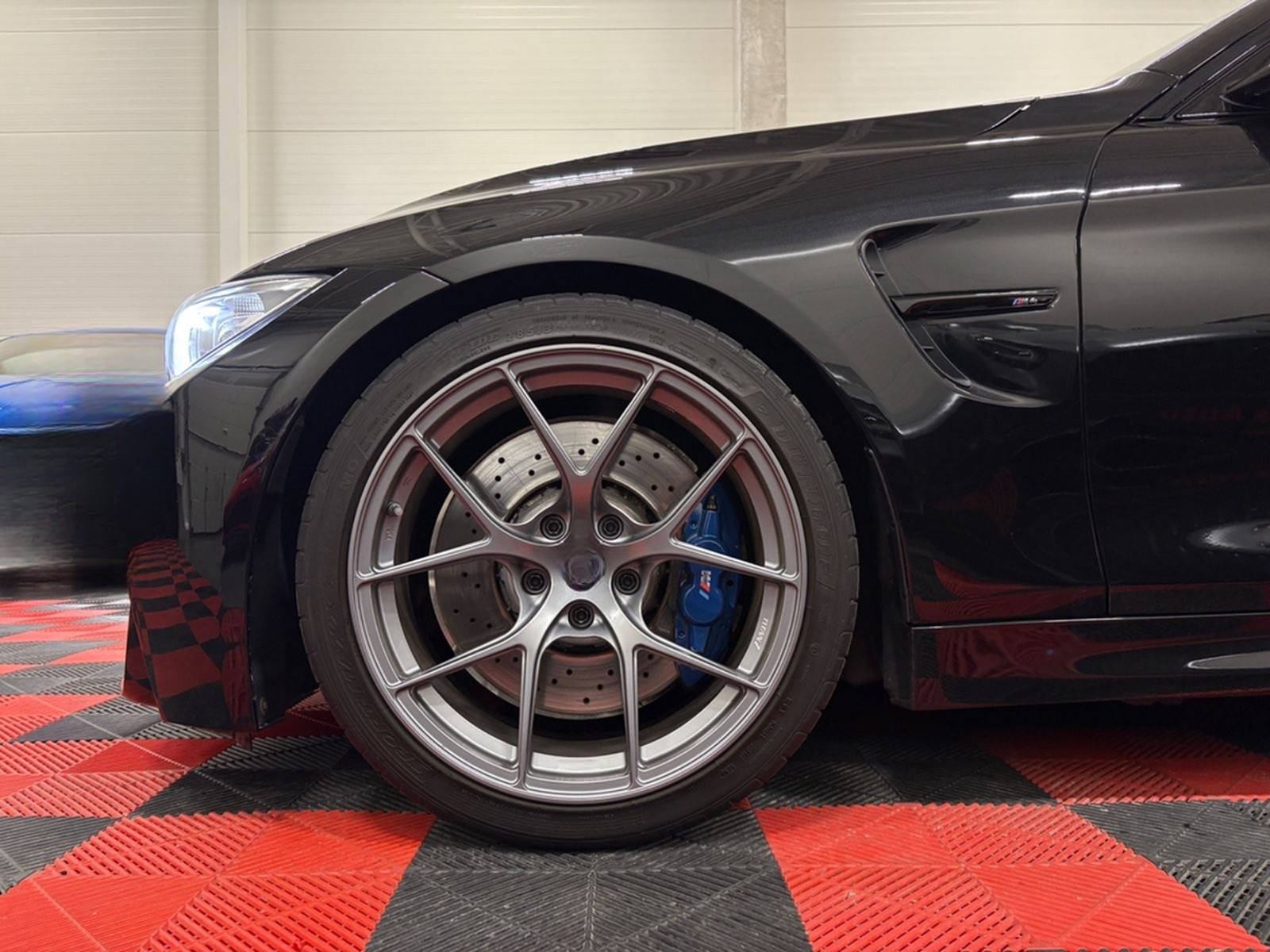 BMW M4 MANUAL/LED/HUD/H&K/KEYLESS/MEMORY foto 10