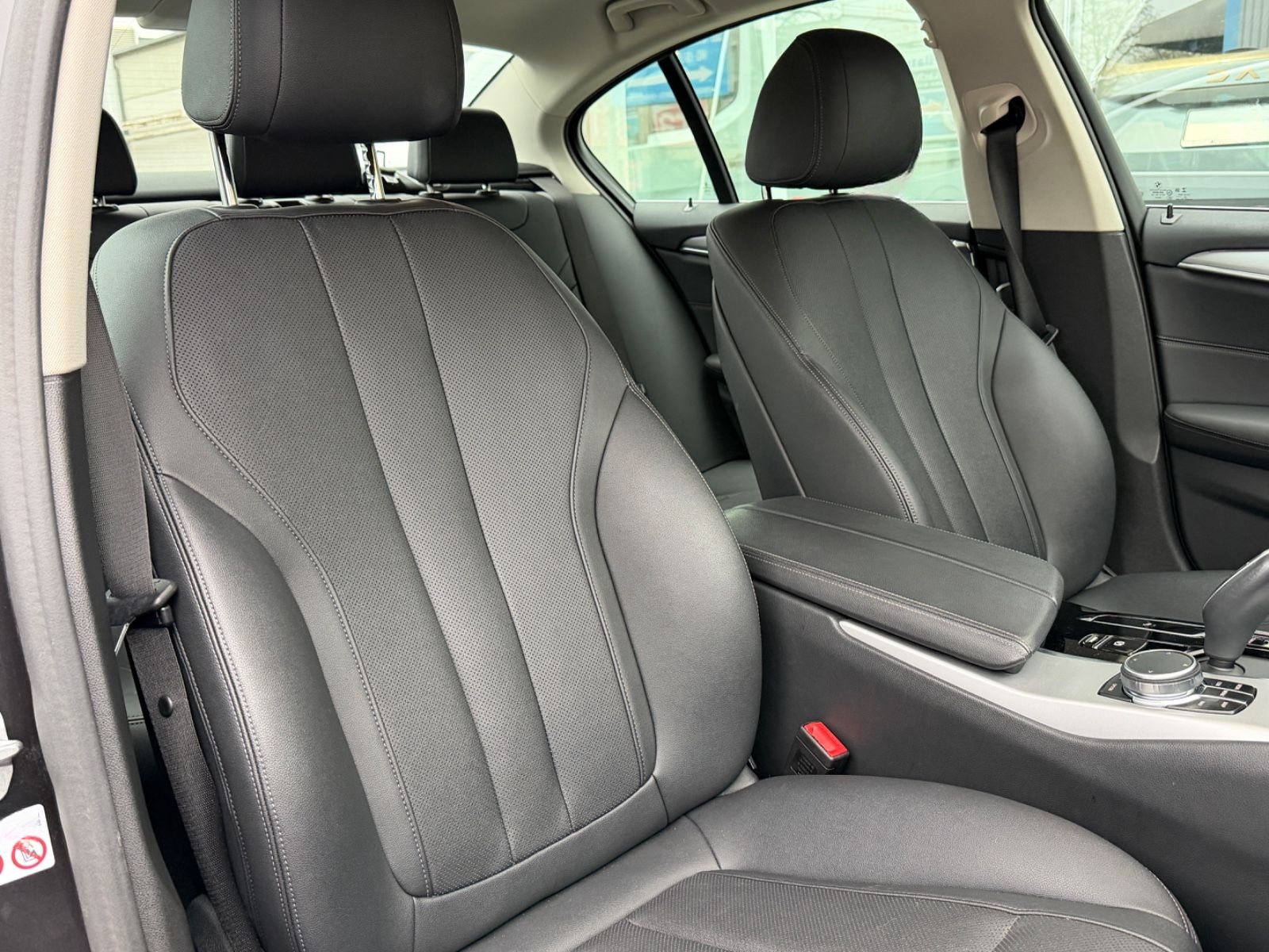 BMW 530 d Lim. LED/Leder/Ambiente/Kamera/STHZ foto 15