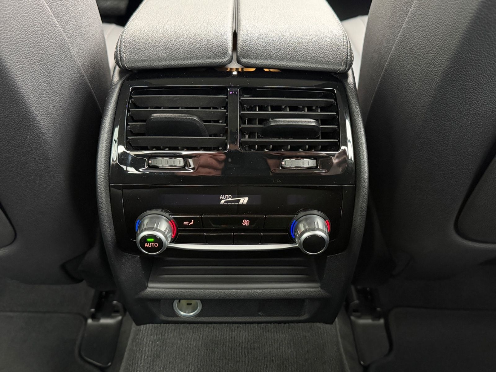 BMW 530 d Lim. LED/Leder/Ambiente/Kamera/STHZ foto 18
