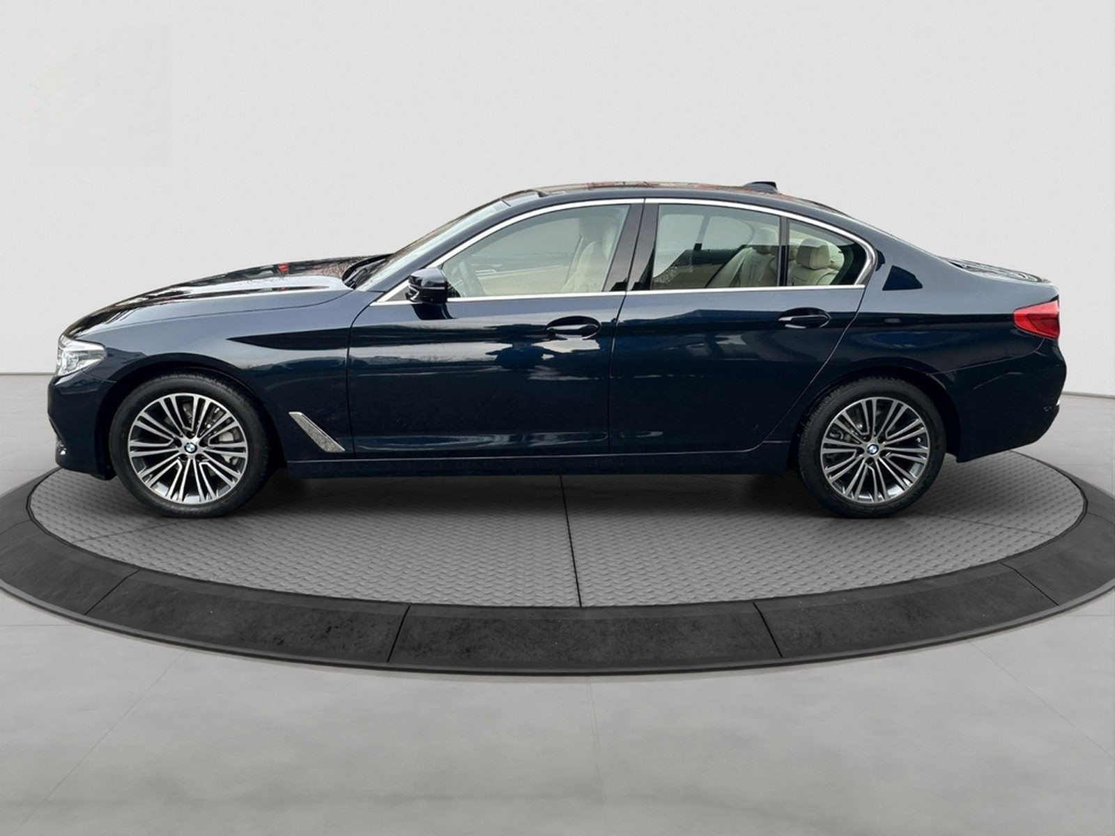 BMW 530iA Sport Line DIGITACHO ACC STANDH 360° HUD foto 8