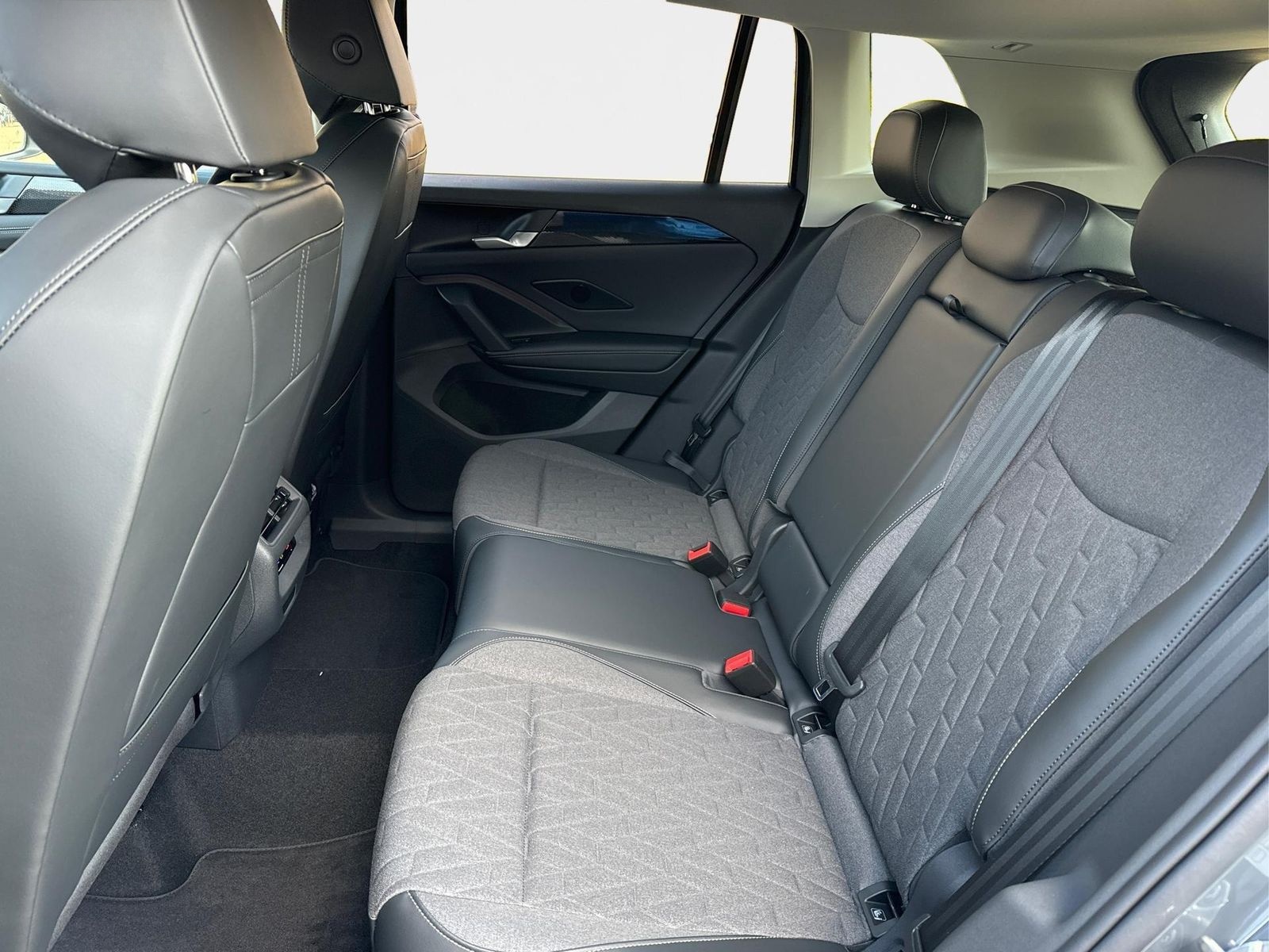 Volkswagen Tiguan Prime (Life+) AHK+LED+ACC+KAMERA+el.HE... foto 18