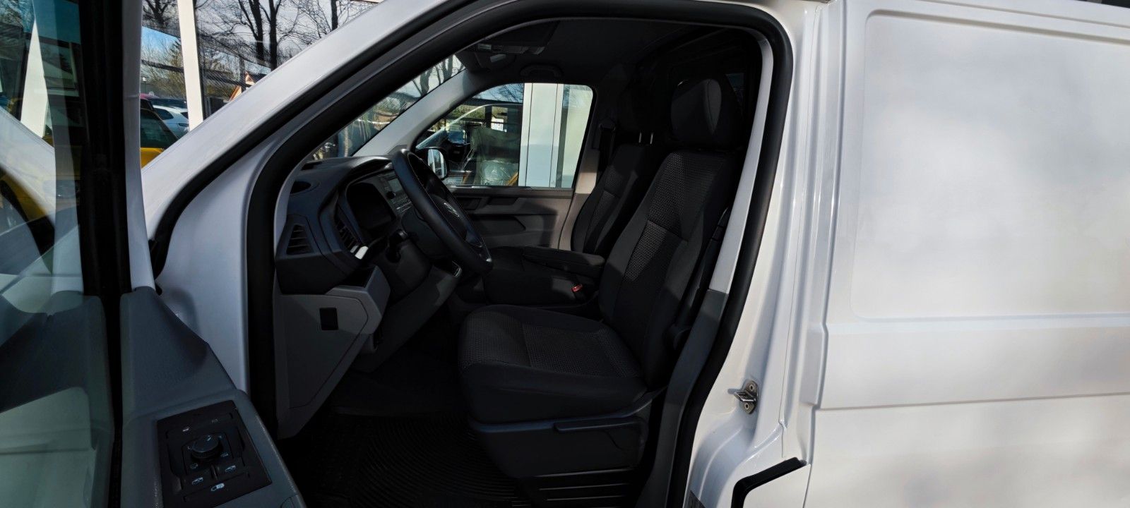 Volkswagen T6 Transporter/PARK-PILOT/KLIMA/DAB+/AHK VORBER. foto 12