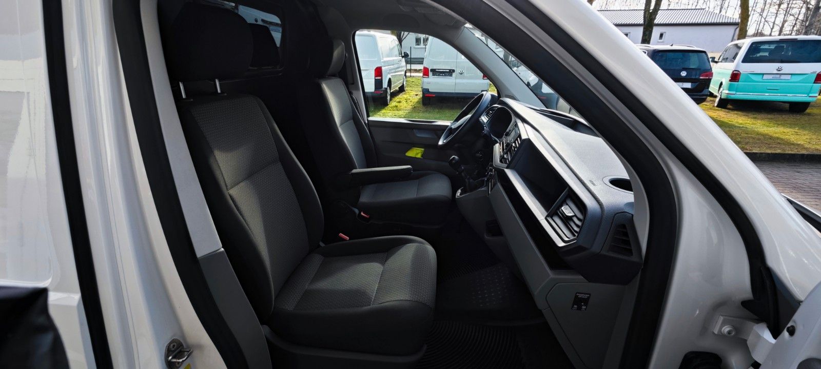 Volkswagen T6 Transporter/PARK-PILOT/KLIMA/DAB+/AHK VORBER. foto 13