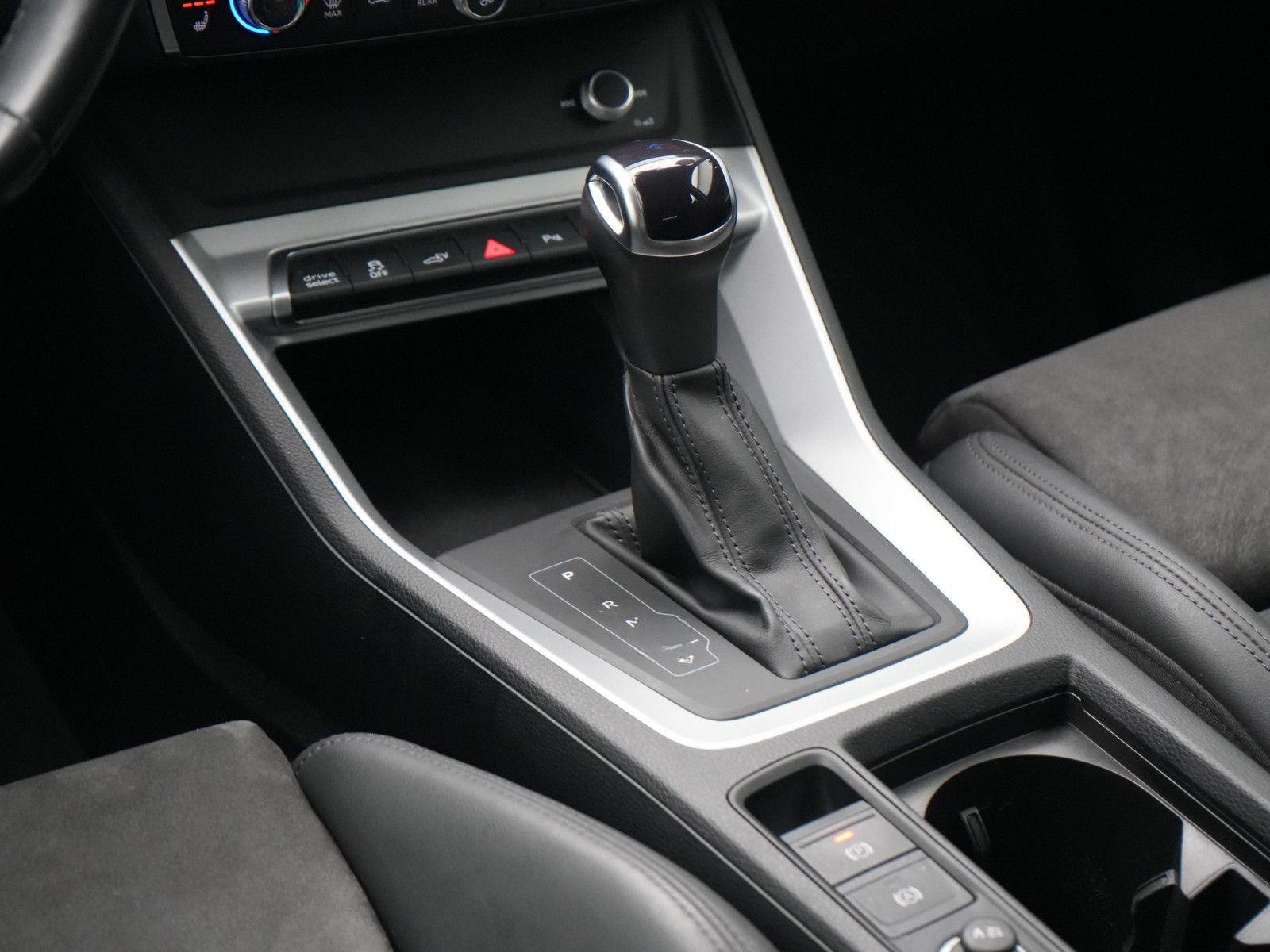 Audi Q3 45 e S-TRON NAVI VIRT ACC LEDER KAM SHZ LED foto 11