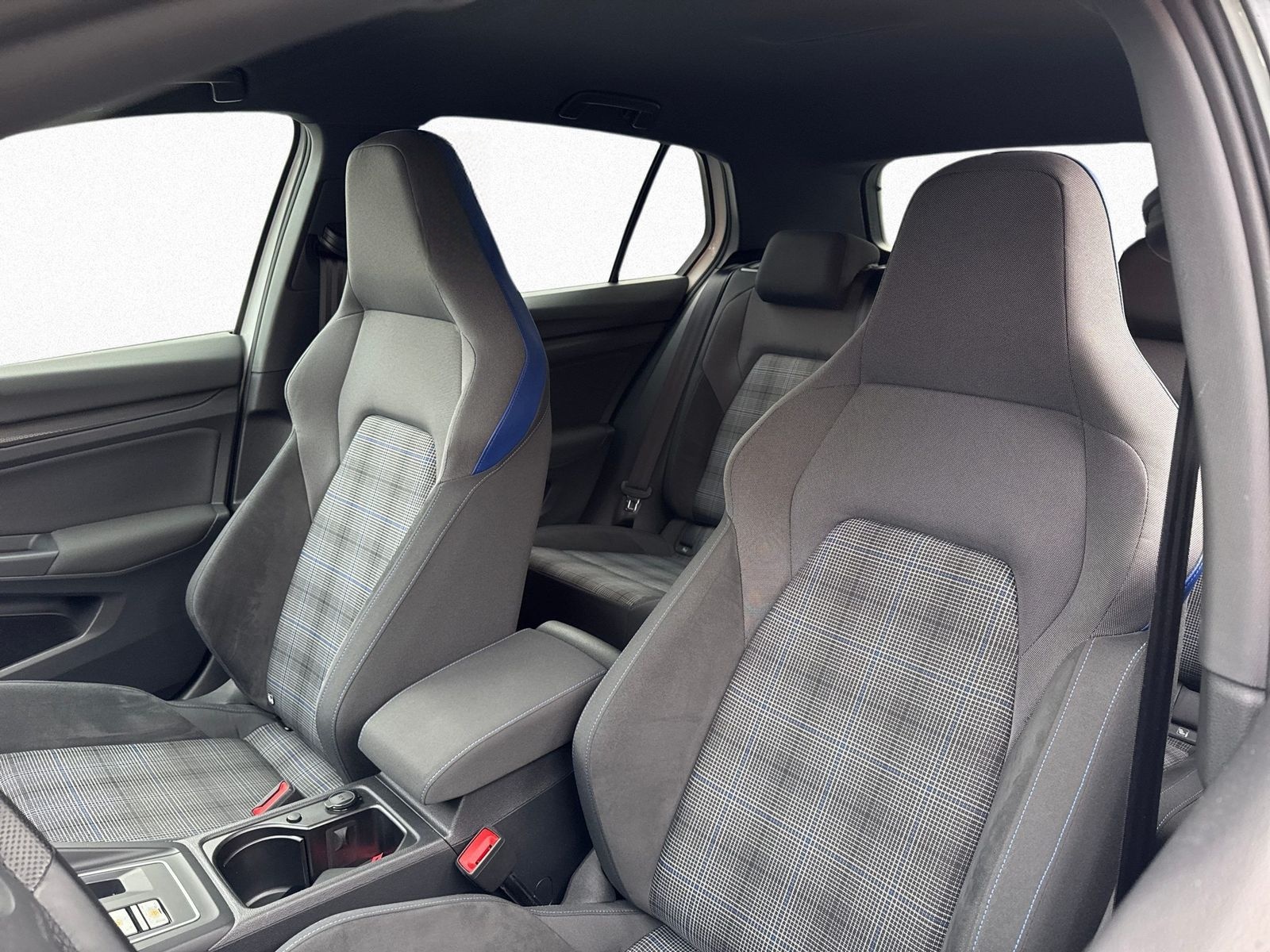 Volkswagen Golf VIII GTE 1.4 TSI eHybrid nAVI LED SHZ foto 11