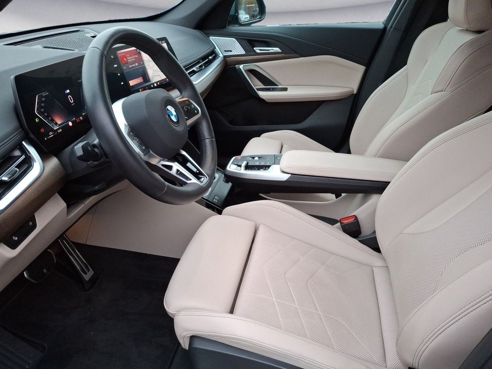 BMW X1 sDrive20i Steptronic M SPORT AHK Alarmanlage  foto 7