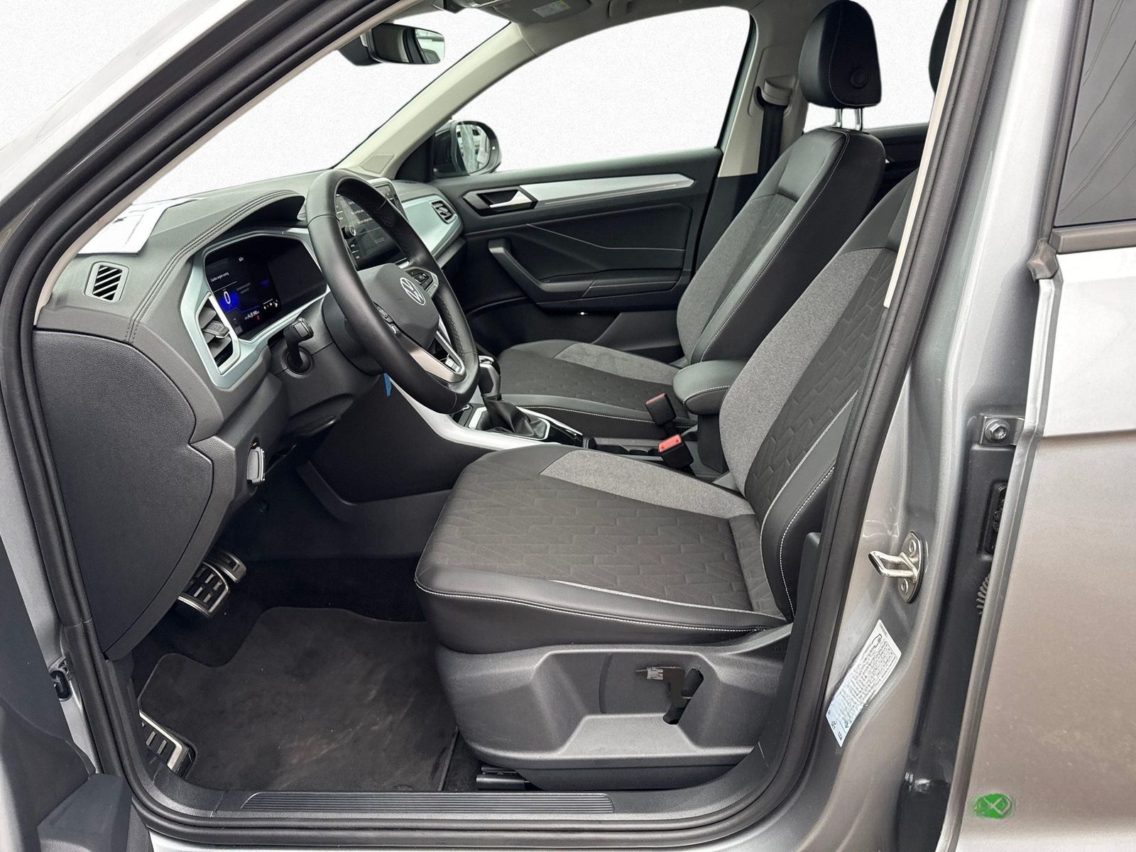 Volkswagen T-Roc 1.5 TSI DSG AHK NAVI ACC KAMERA LED APP foto 10