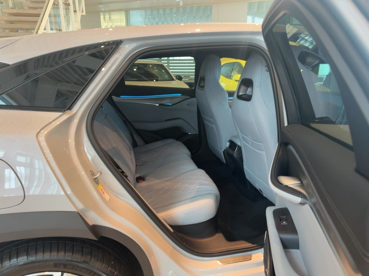 BYD SEALION 7 Excellence foto 12