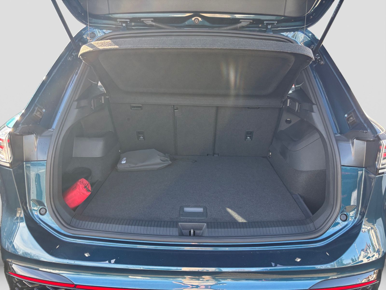 Volkswagen Tiguan 2.0 TSI DSG R-Line 4Mo DCC AHK Navi LED foto 14
