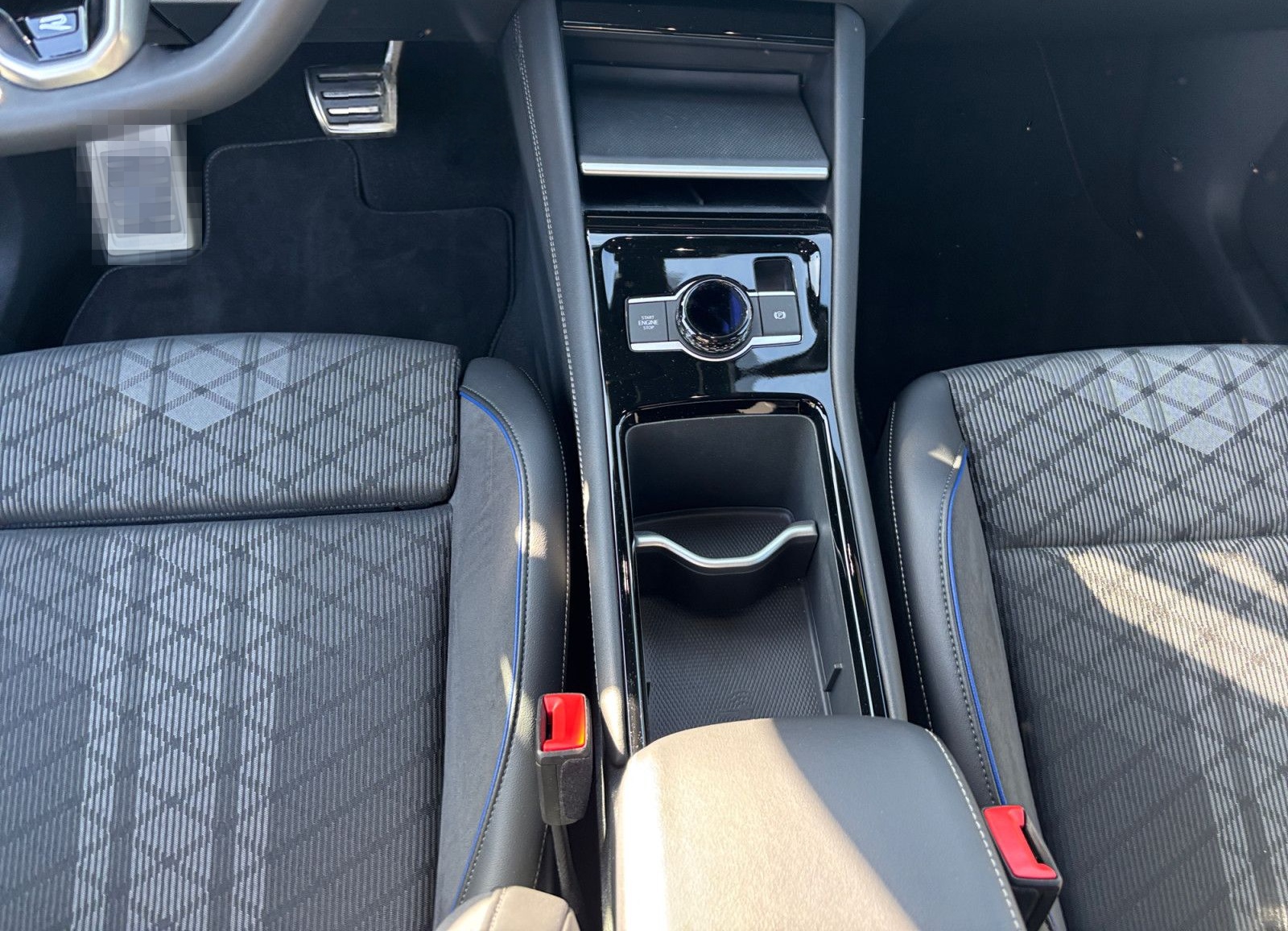 Volkswagen Tiguan 2.0 TSI DSG R-Line 4Mo DCC AHK Navi LED foto 9