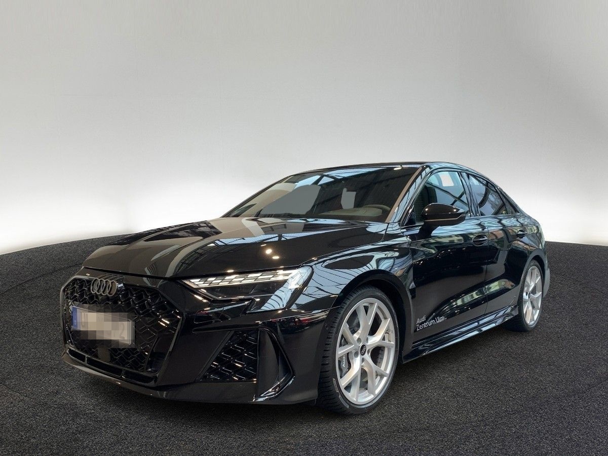 Audi RS 3 Lim DYNAMIK KERAMIK PANO LEDER 290KM/H 5J. foto 2