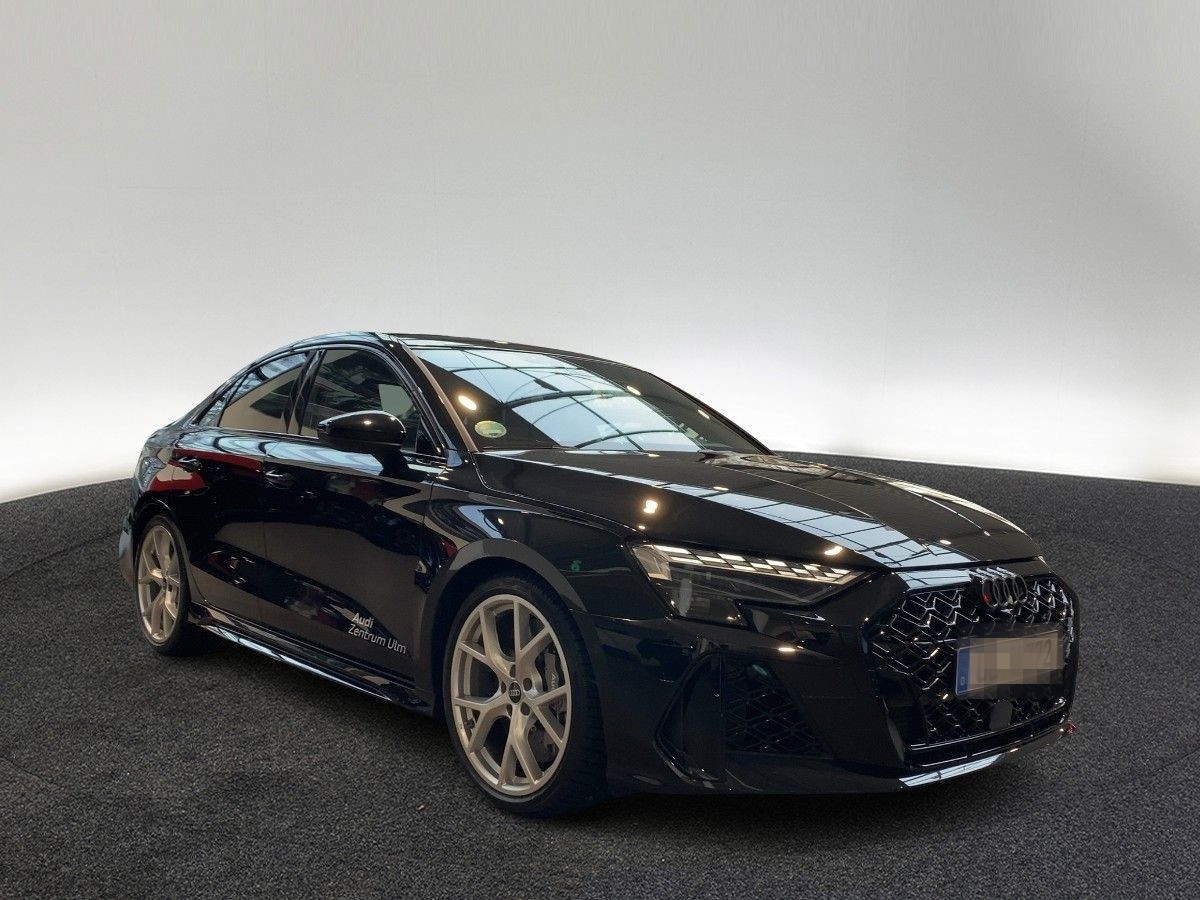 Audi RS 3 Lim DYNAMIK KERAMIK PANO LEDER 290KM/H 5J. foto 5