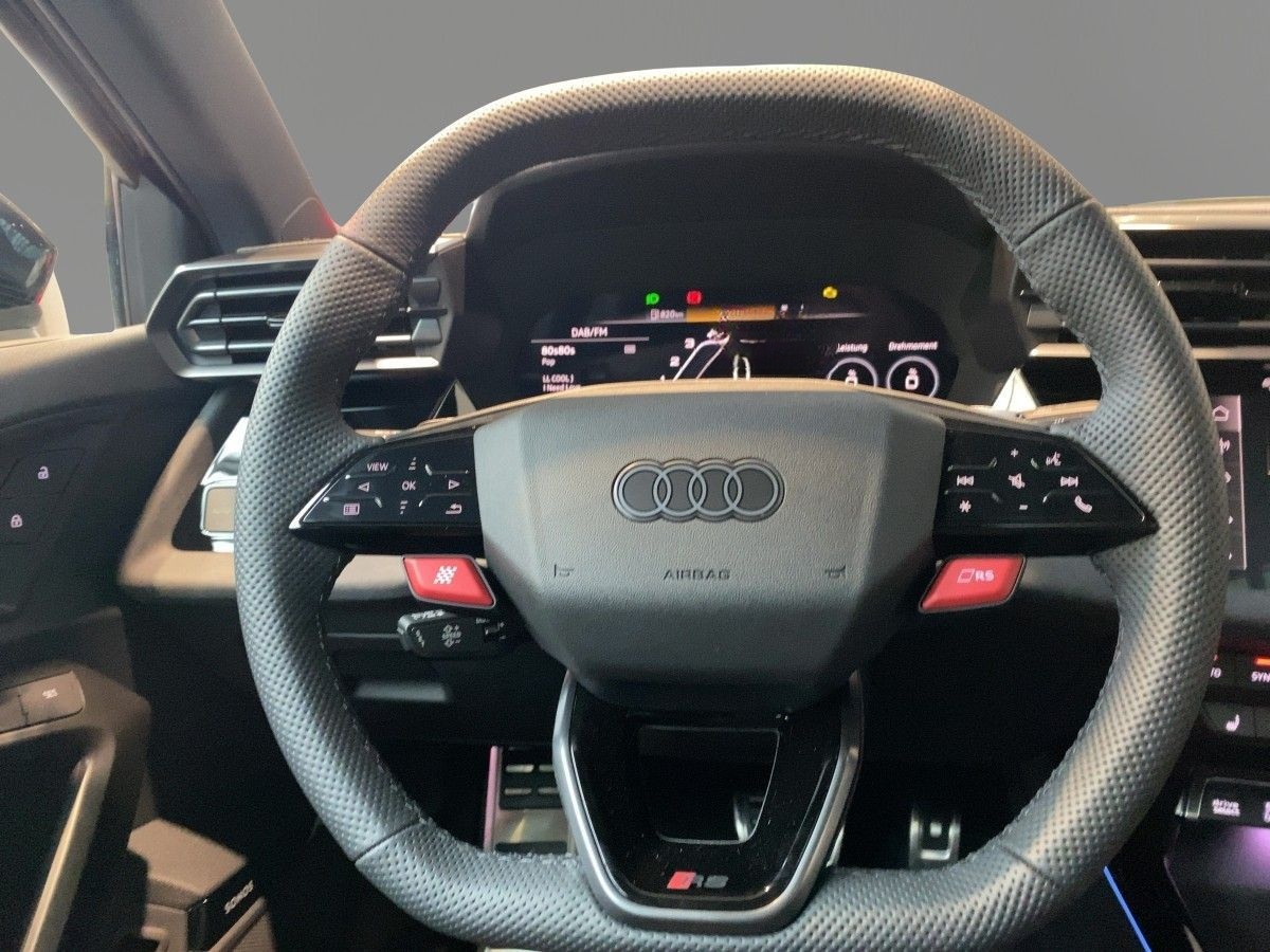 Audi RS 3 Lim DYNAMIK KERAMIK PANO LEDER 290KM/H 5J. foto 10