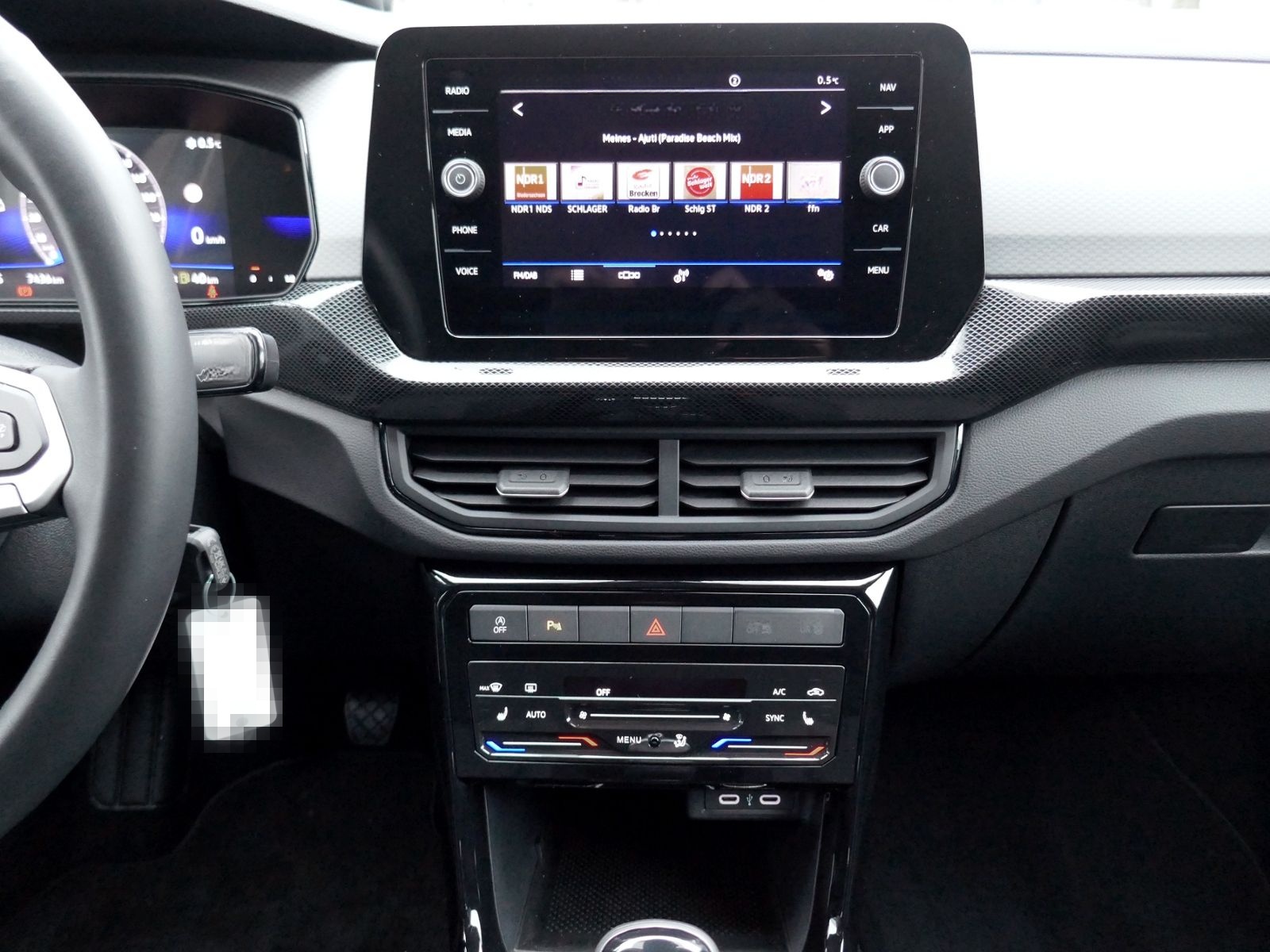 Volkswagen T-Cross Life 1.0 TSI | LED PDC ACC Navi App foto 13