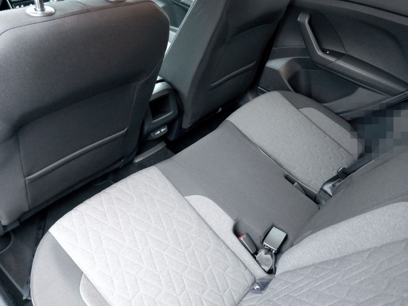 Volkswagen T-Cross Life 1.0 TSI | LED PDC ACC Navi App foto 9