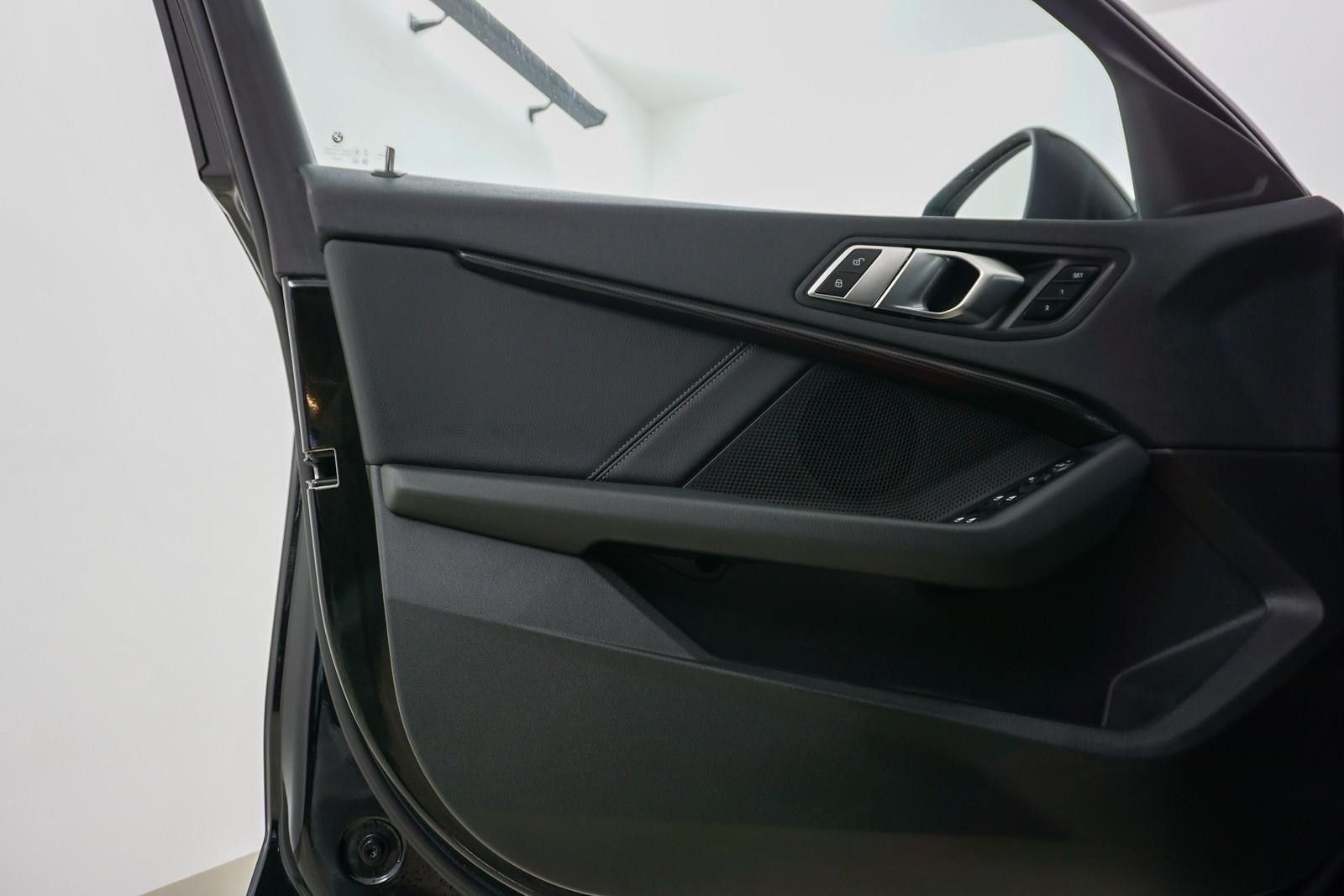 BMW 118 i Sport Line Aut. Virtual cockpit LED PDC foto 16