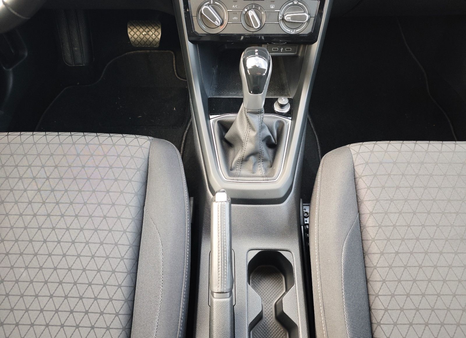 Volkswagen T-Cross Life 110PS DSG #ACC #VIRTUAL #APP #PDC foto 18