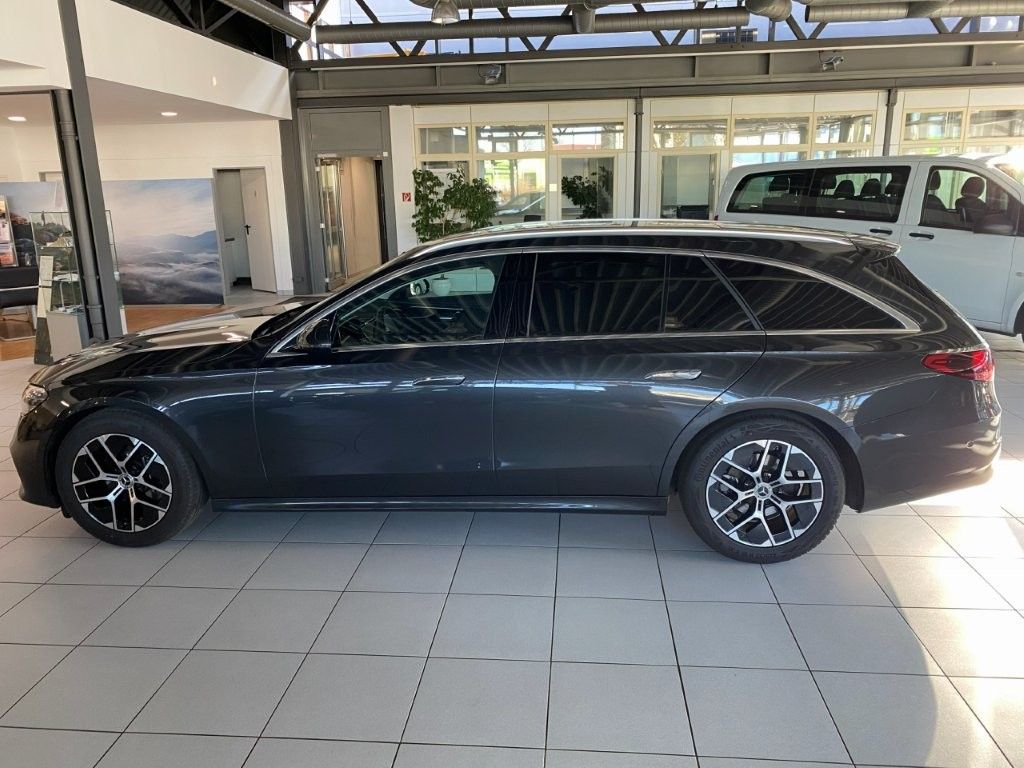 Mercedes-Benz E 220 d T Avantgarde Int/Ext Standhzg Distronic foto 3