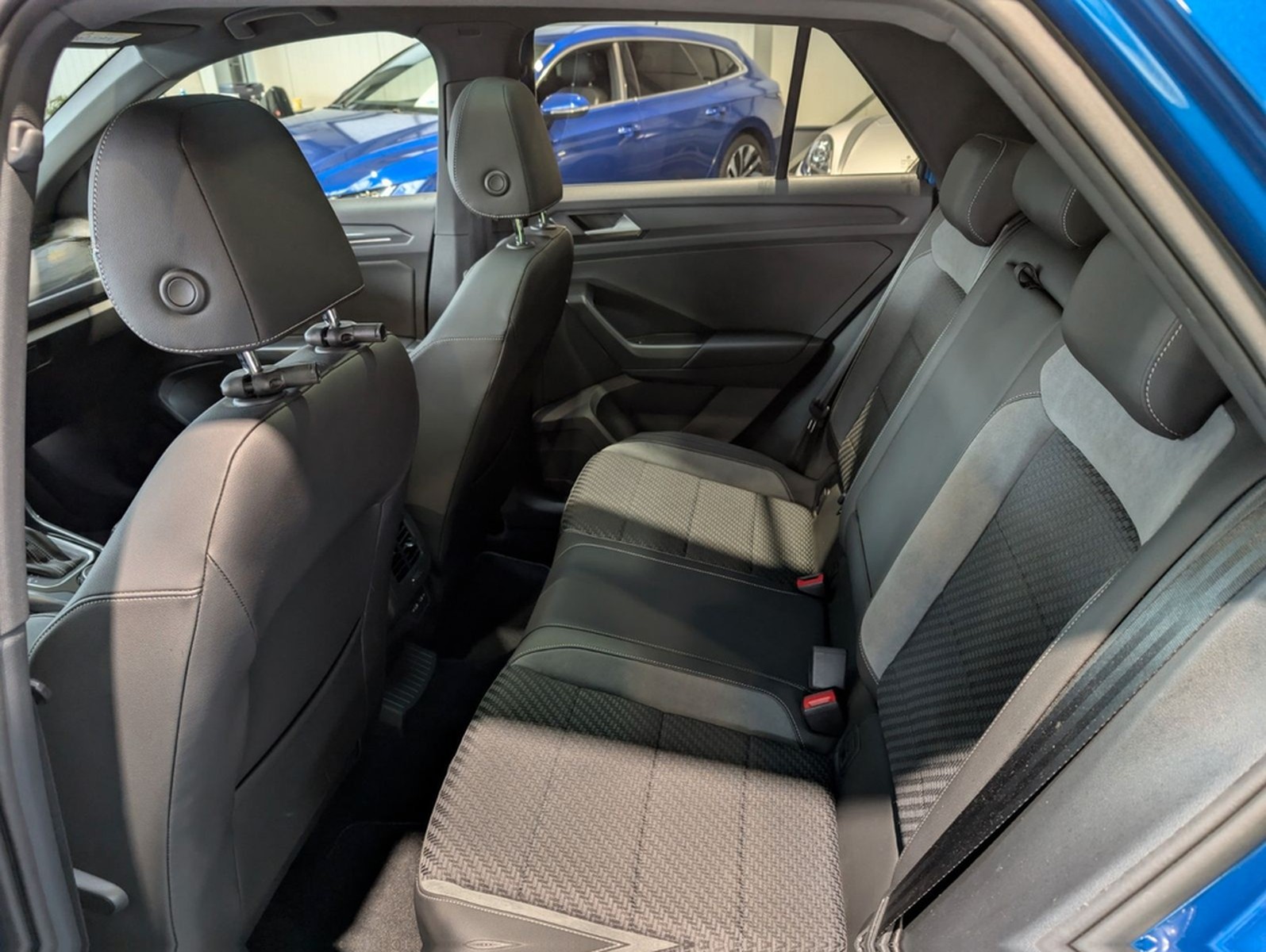 Volkswagen T-Roc 2.0 TDI SCR 4MOTION DSG Sport R-Line foto 9