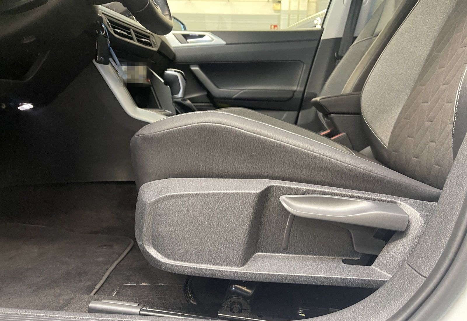 Volkswagen Polo VI 1.0 TSI Goal ACC AHK AUT Kam. Navi LED foto 10