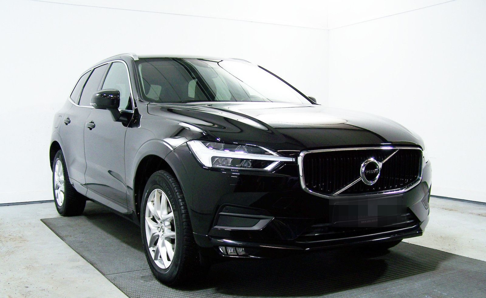 Volvo XC60 D4 Momentum Pro AUTOM LED+NAV+AMB+KAM+PDC foto 3