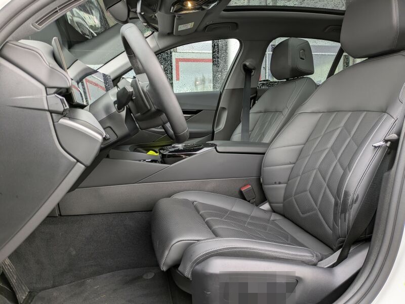 BMW 540d xDrive Lim. Standheizung. AHK. Glasdach foto 5