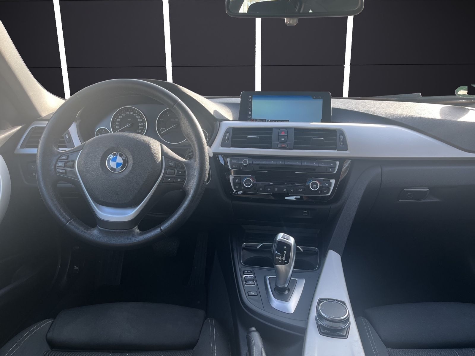 BMW 320 Touring Efficient Dynamics/ Navi / SHZ / AHK foto 13