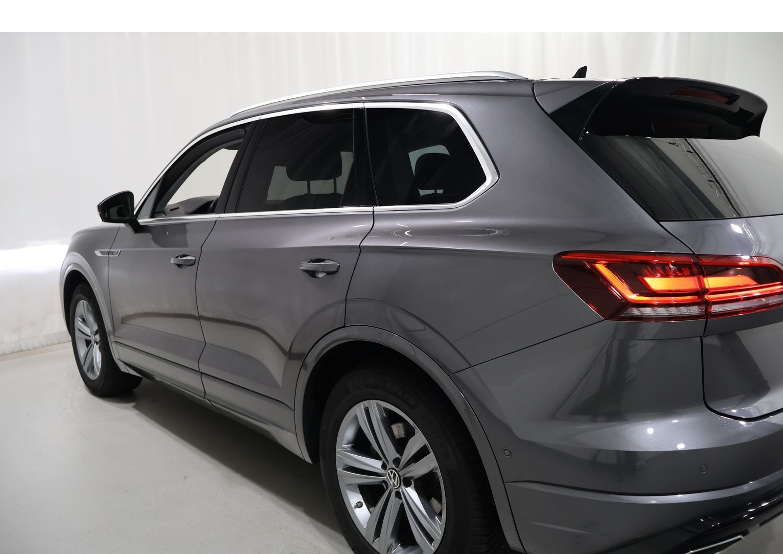 Volkswagen Touareg 3.0 TDI 4M AHK*Navi*Leder*CAM*SHZ*ACC R- foto 18
