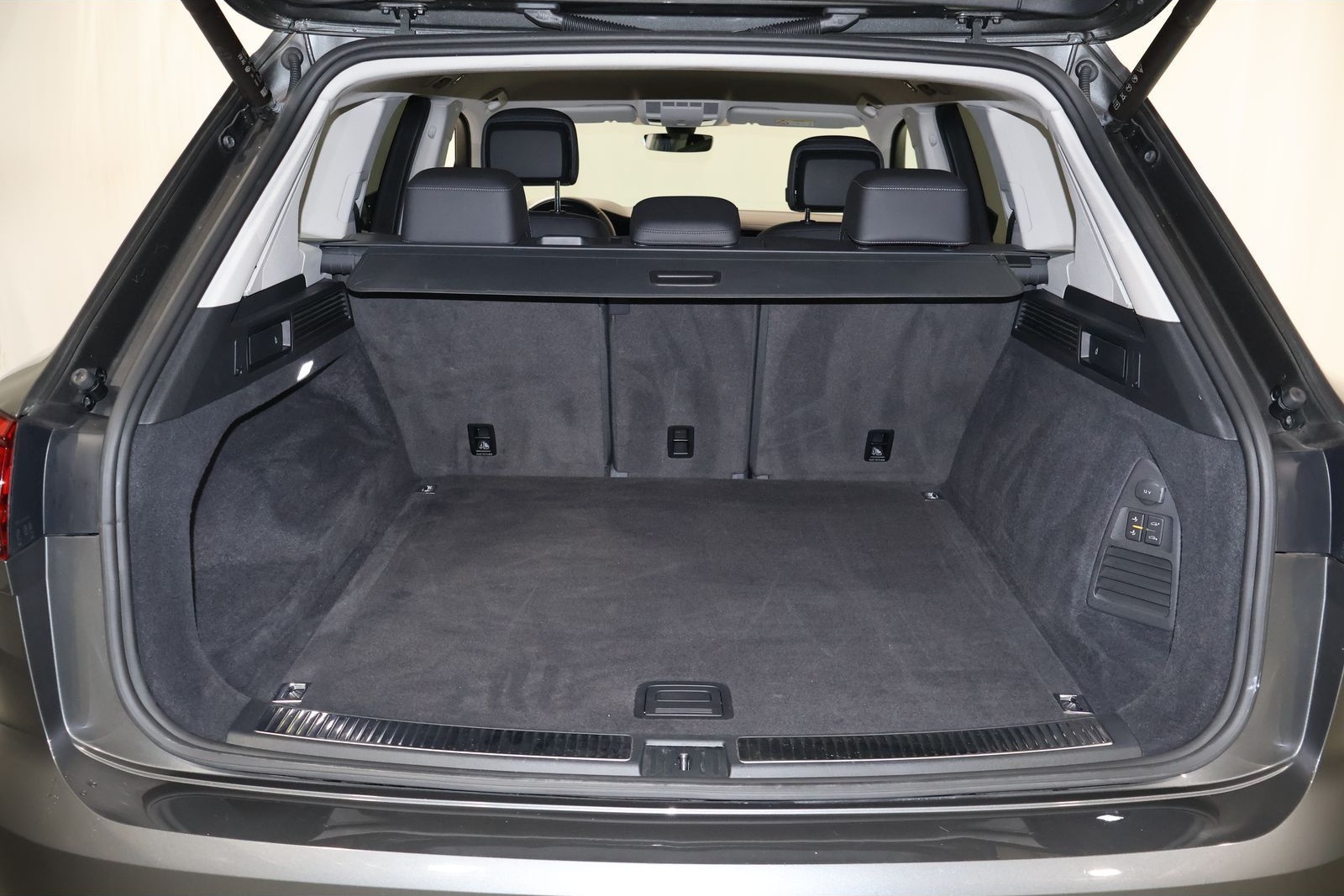 Volkswagen Touareg 3.0 TDI 4M AHK*Navi*Leder*CAM*SHZ*ACC R- foto 7