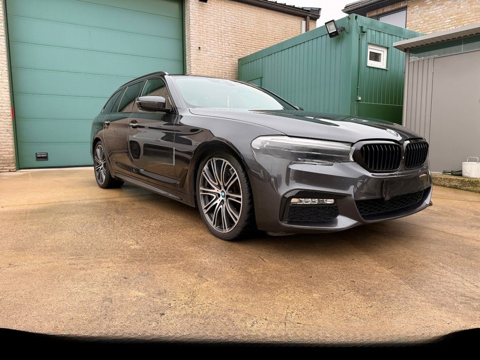 BMW 540 5 Touring 540 i xDrive M Sport foto 2
