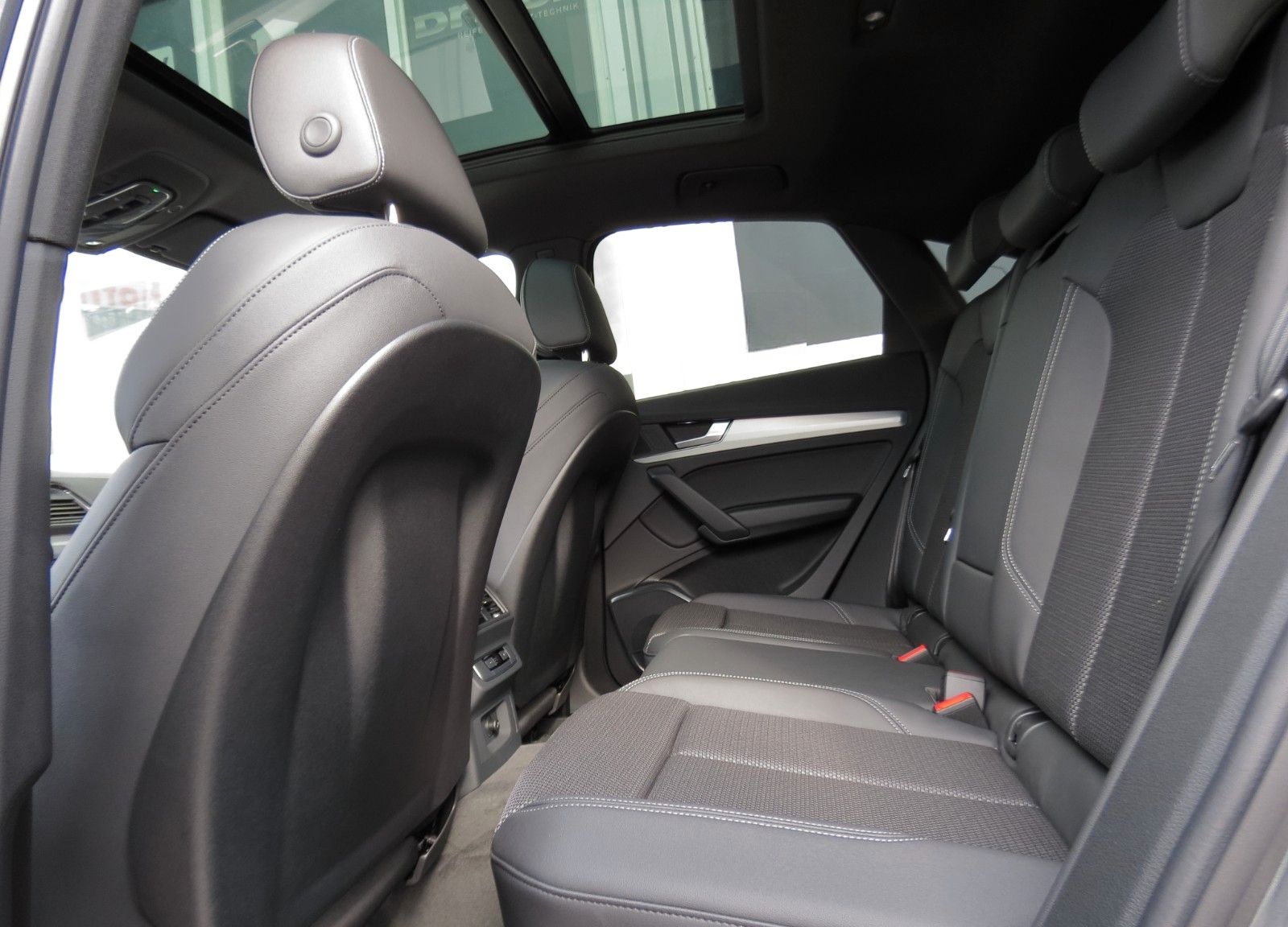 Audi Q5 Sportback 40TDI quat.2xS line NAV PANO MATRIX foto 17
