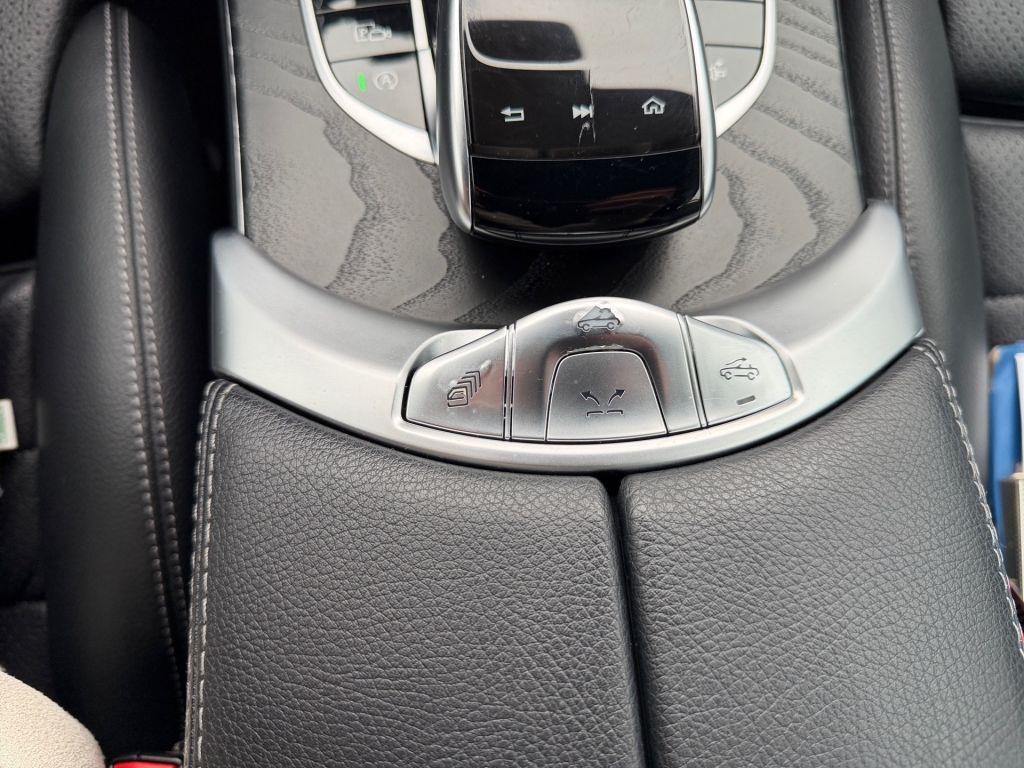 Mercedes-Benz C 300 Cabrio 9G-TRONIC AMG Line foto 19