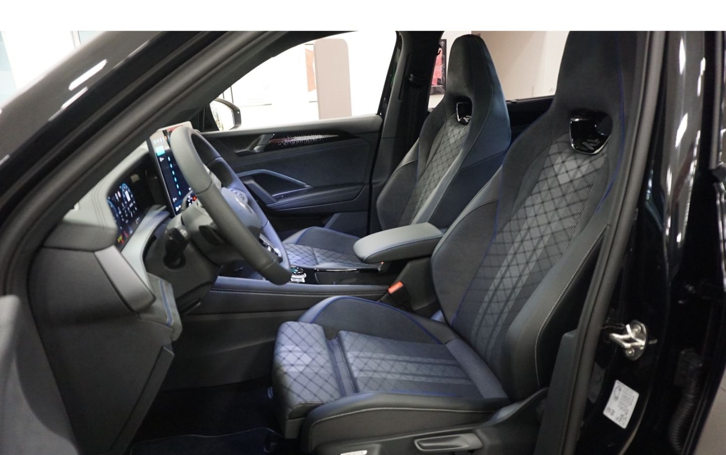 Volkswagen Tayron 2.0 TDI 4Motion R-Line DSG 7-Si. AHK Pano foto 17