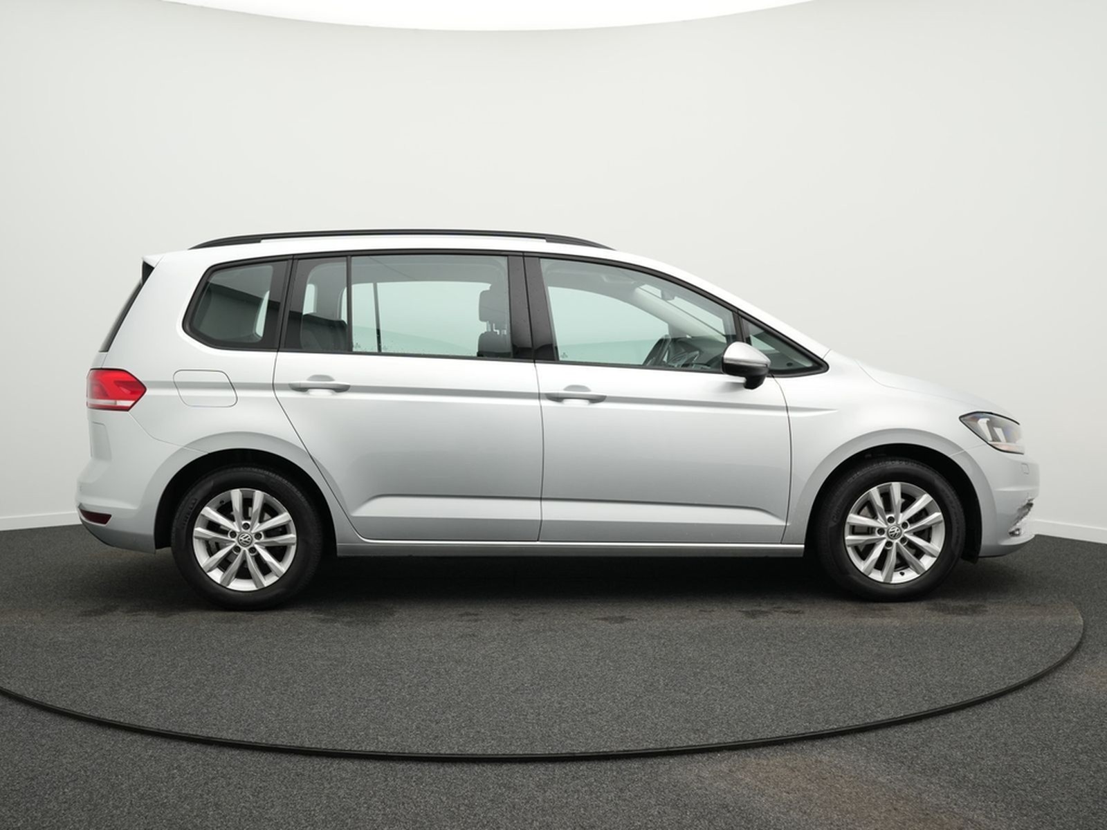 Volkswagen Touran Comfortline 1.4 TSI *ACC*AHK*FRONT*16''* foto 12