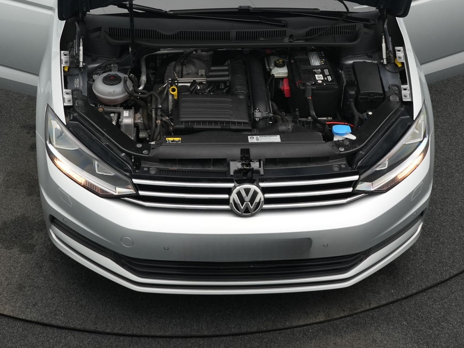 Volkswagen Touran Comfortline 1.4 TSI *ACC*AHK*FRONT*16''* foto 24