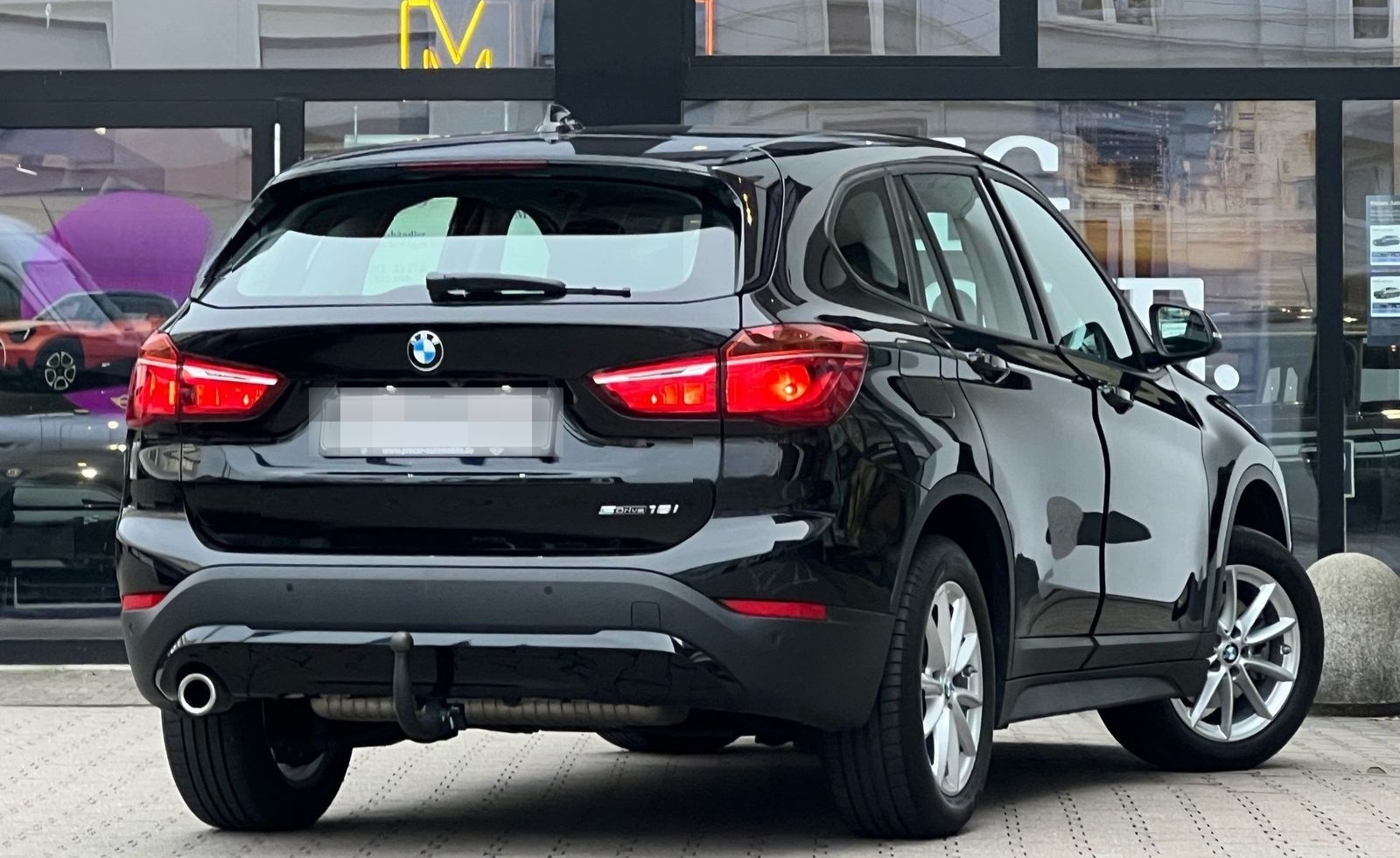 BMW X1 sDrive18i AHK RFK PDC DAB Parkass. Klima foto 2
