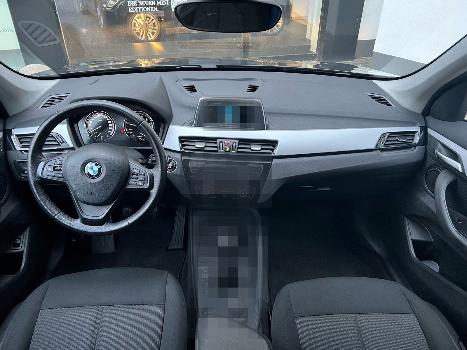 BMW X1 sDrive18i AHK RFK PDC DAB Parkass. Klima foto 6