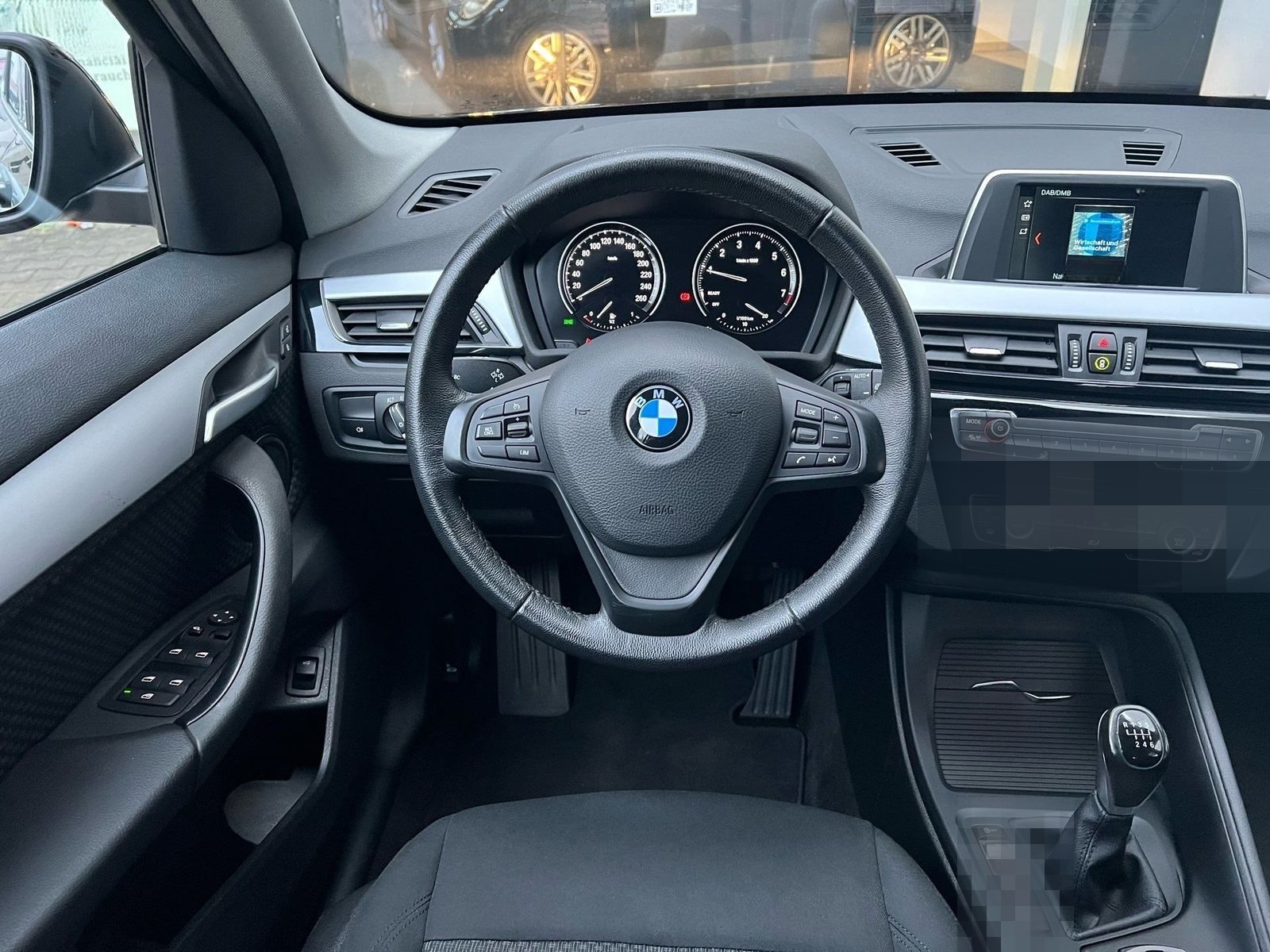 BMW X1 sDrive18i AHK RFK PDC DAB Parkass. Klima foto 7