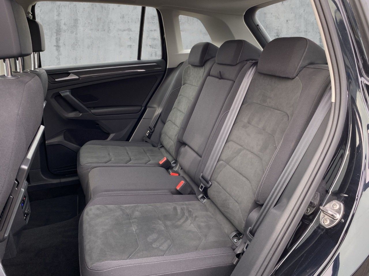 Volkswagen Tiguan 2.0 TDI DSG Highl. R-Line 4M NAVI AHK 360 foto 12