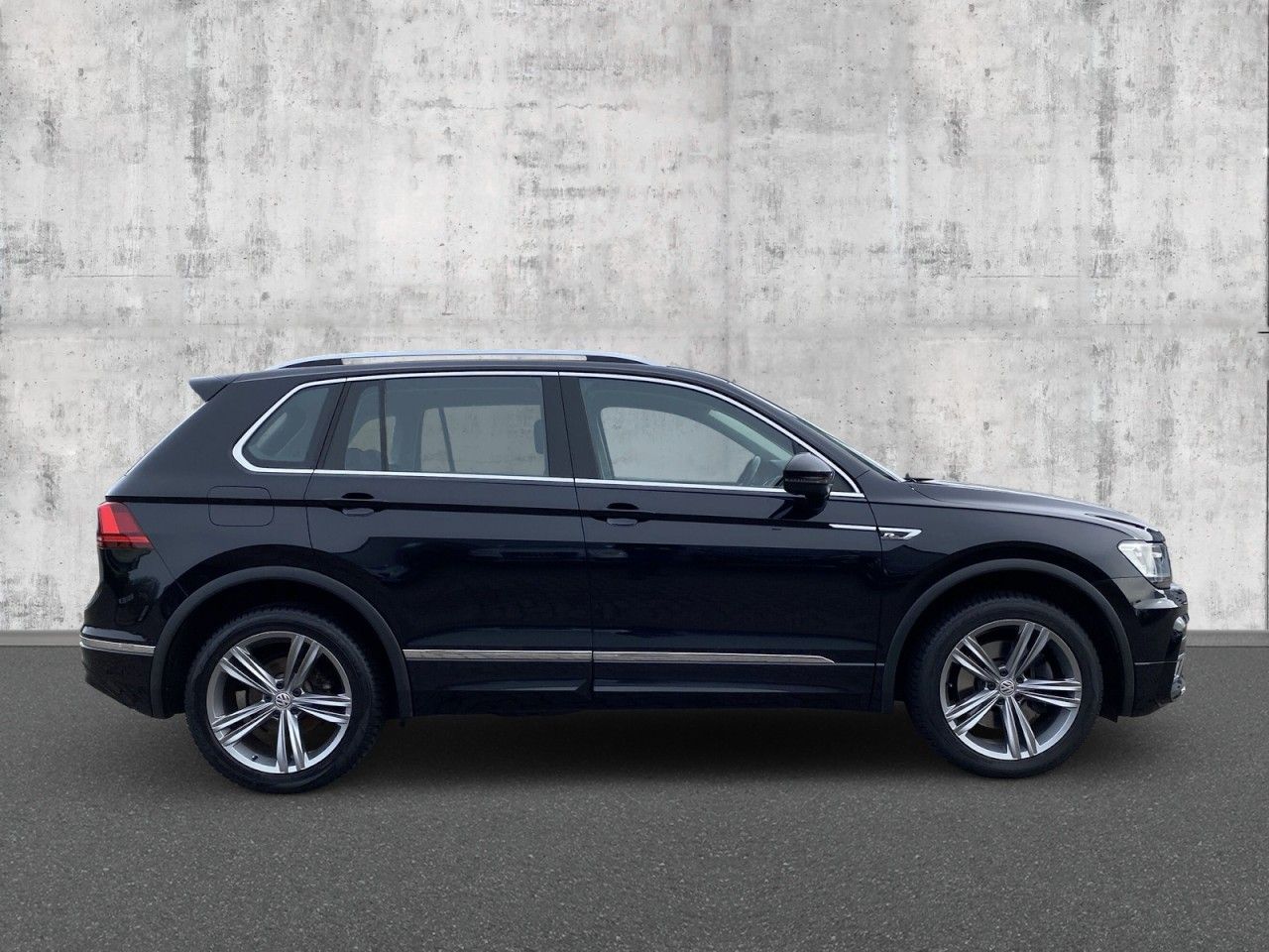 Volkswagen Tiguan 2.0 TDI DSG Highl. R-Line 4M NAVI AHK 360 foto 6