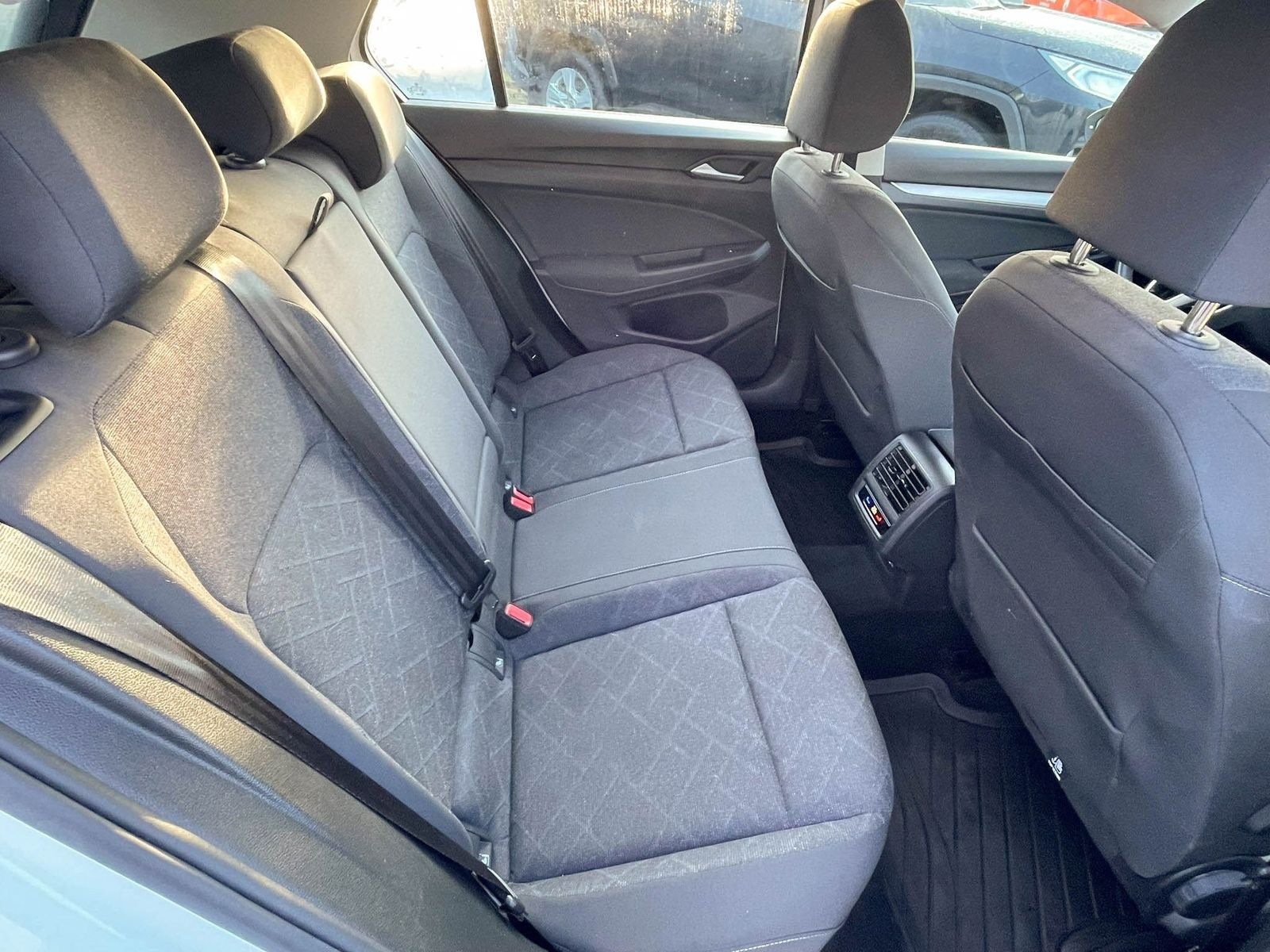 Volkswagen Golf VIII Lim. TSI CarPlay PDC ACC DAB foto 10