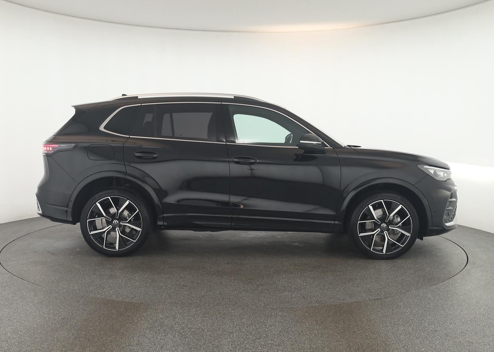 Volkswagen Tiguan 2.0 TSI DSG 4M R-Line IQ Pano Nav ACC 360 foto 4