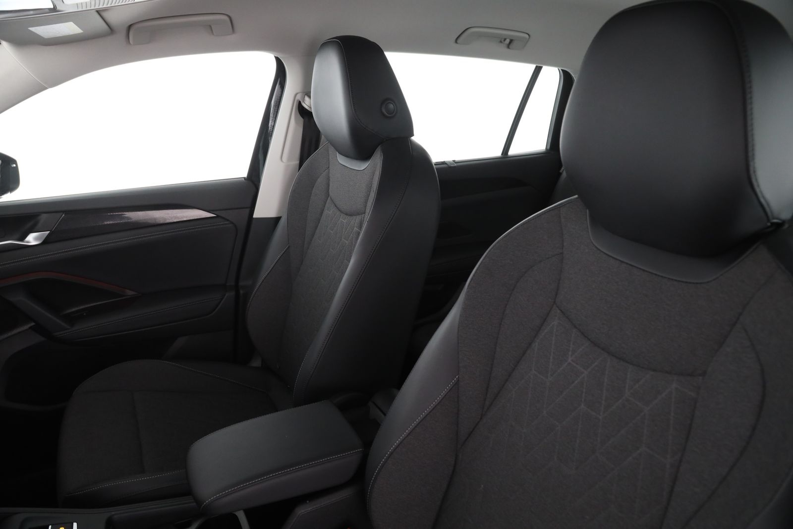 Volkswagen Tayron 2.0 TDI DSG 4MOTION Life | NAVI | AHK | foto 12