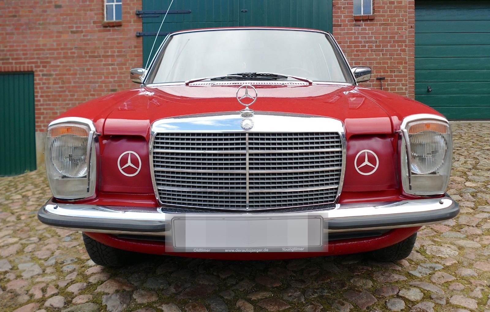 Mercedes-Benz 200 /8 W115 109.835 Km original foto 2