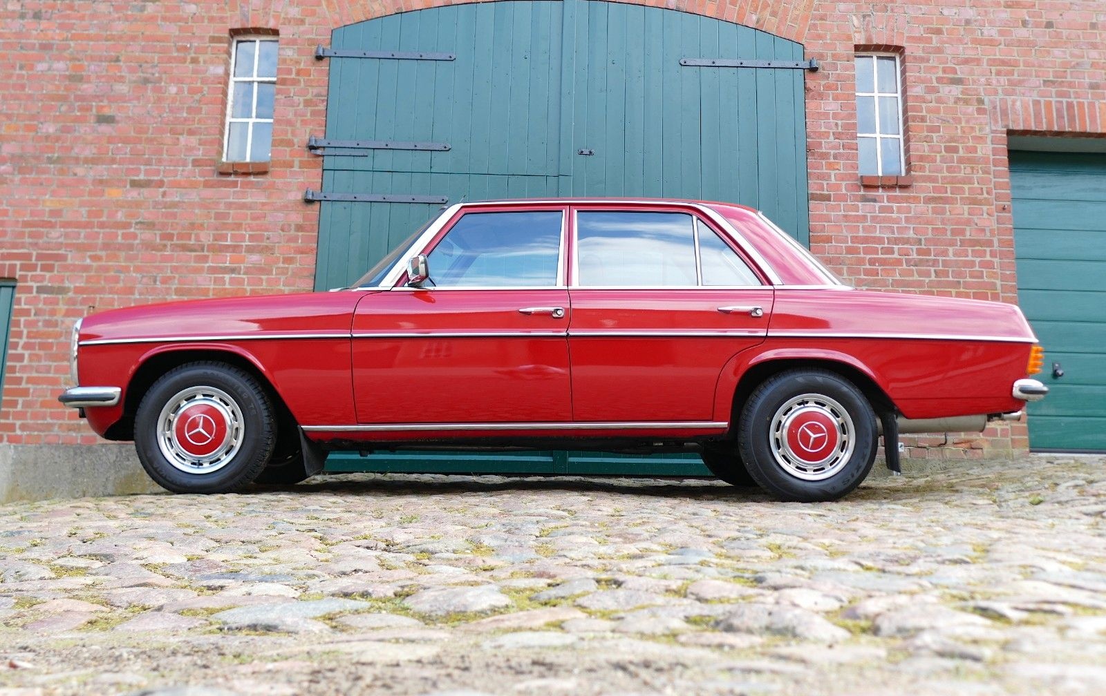 Mercedes-Benz 200 /8 W115 109.835 Km original foto 4