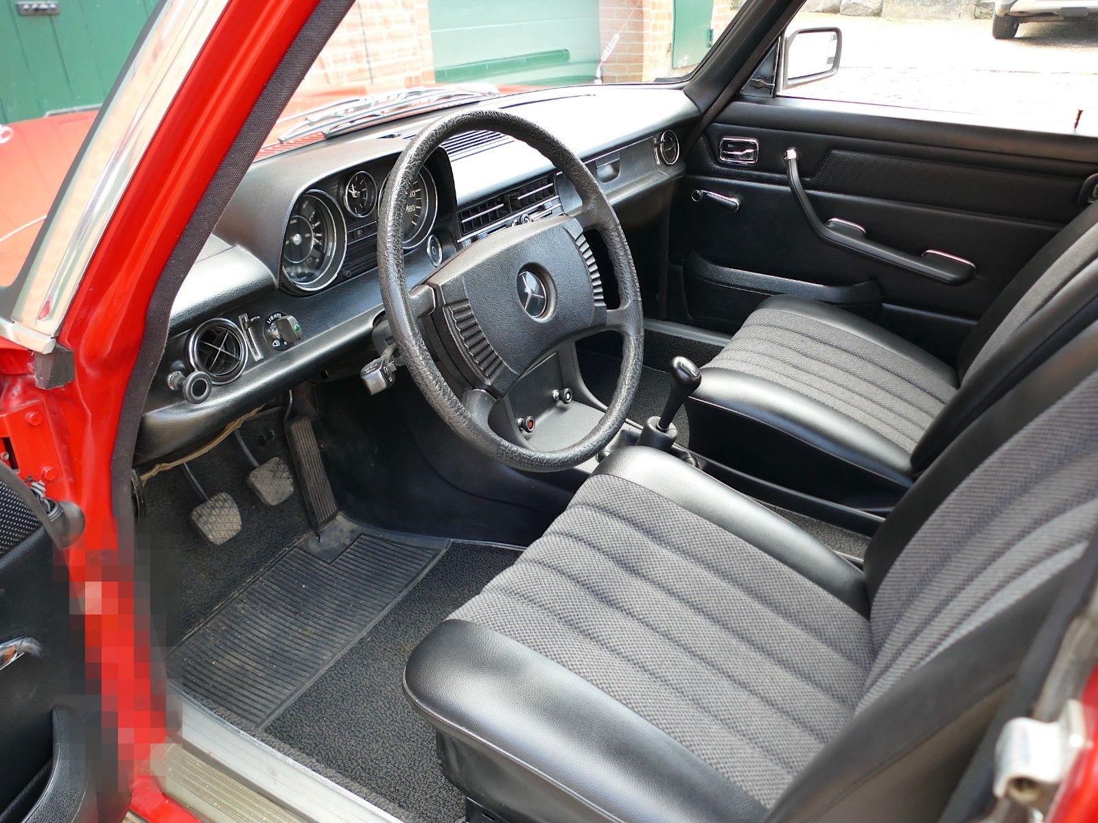 Mercedes-Benz 200 /8 W115 109.835 Km original foto 5