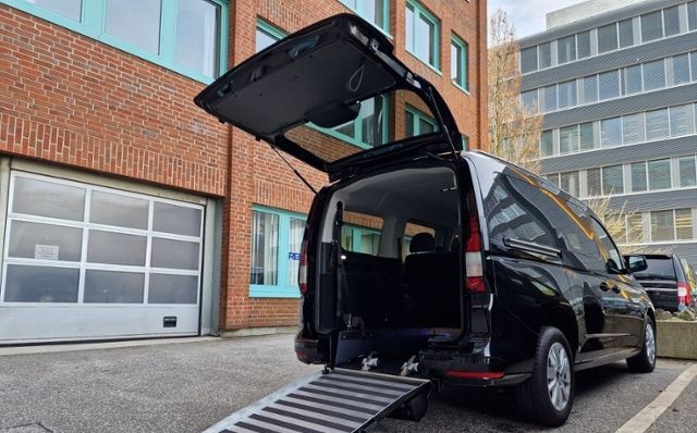 Volkswagen Caddy MAXI 1,5 TSI DSG Rollstuhlrampe foto 10