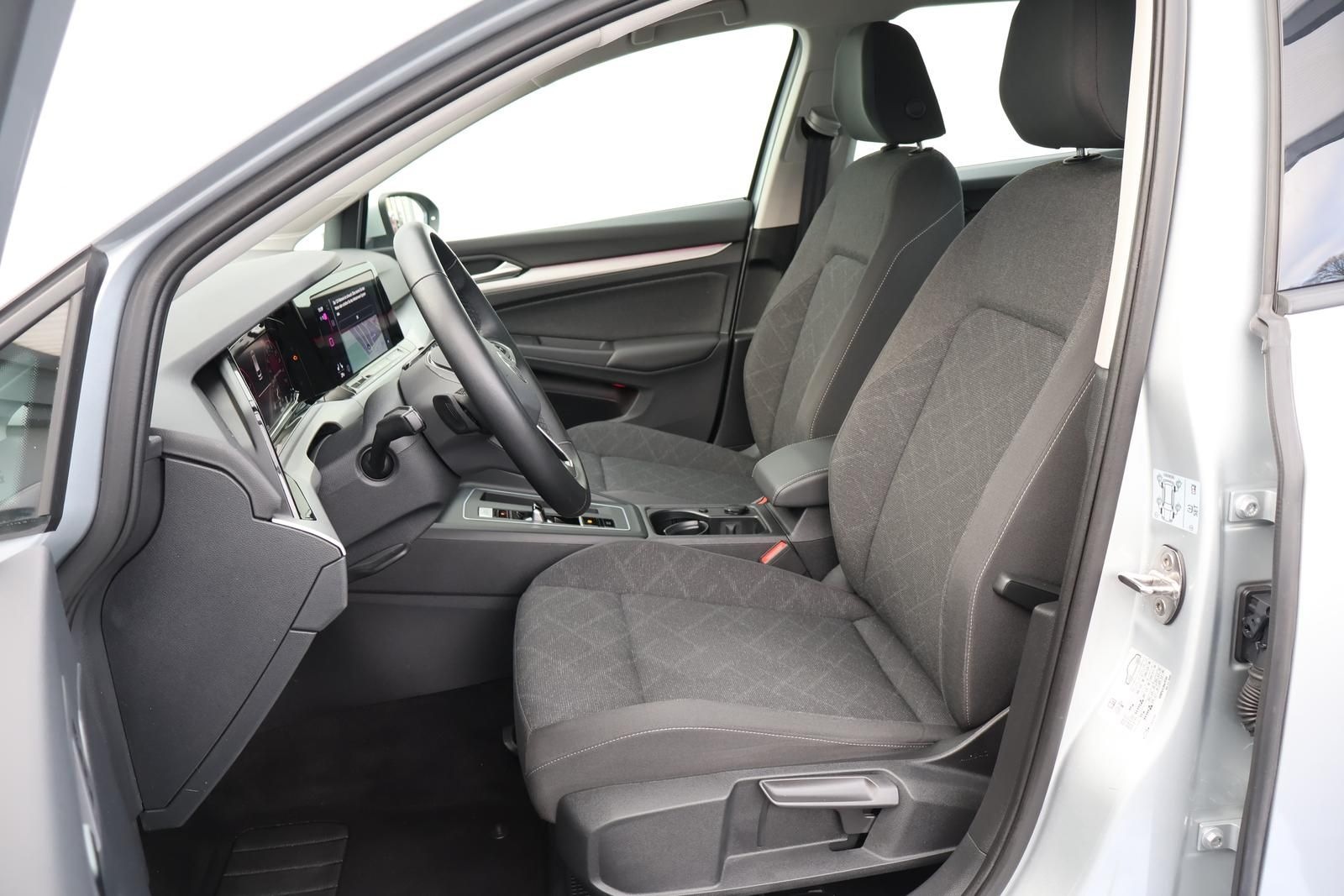 Volkswagen Golf 1.5 eTSI ACT Autom. ACC Navi LED AHK 1.Hd. foto 9