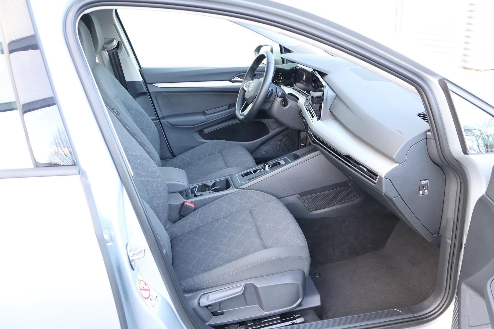 Volkswagen Golf 1.5 eTSI ACT Autom. ACC Navi LED AHK 1.Hd. foto 10